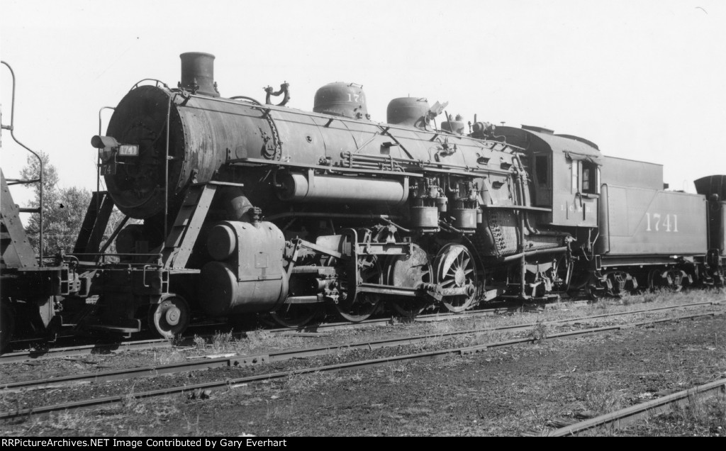 IC 2-8-2 #1741 - Illinois Central